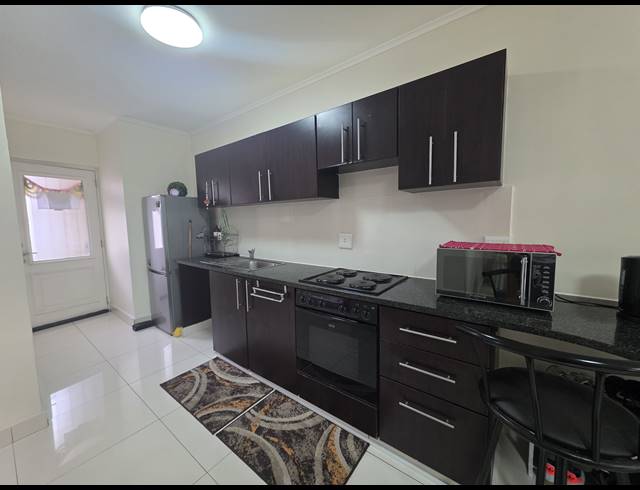 1 BEDROOM APARTMENT FOR SALE IN UMHLANGA RIDGE